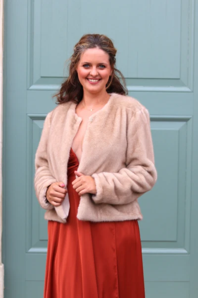 Alternative view of Zoni ecru