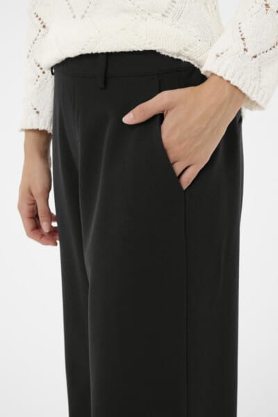 Alternative view of Kavalley zwart