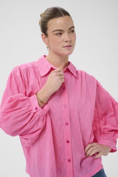 Alternative view of Kagabriela roos